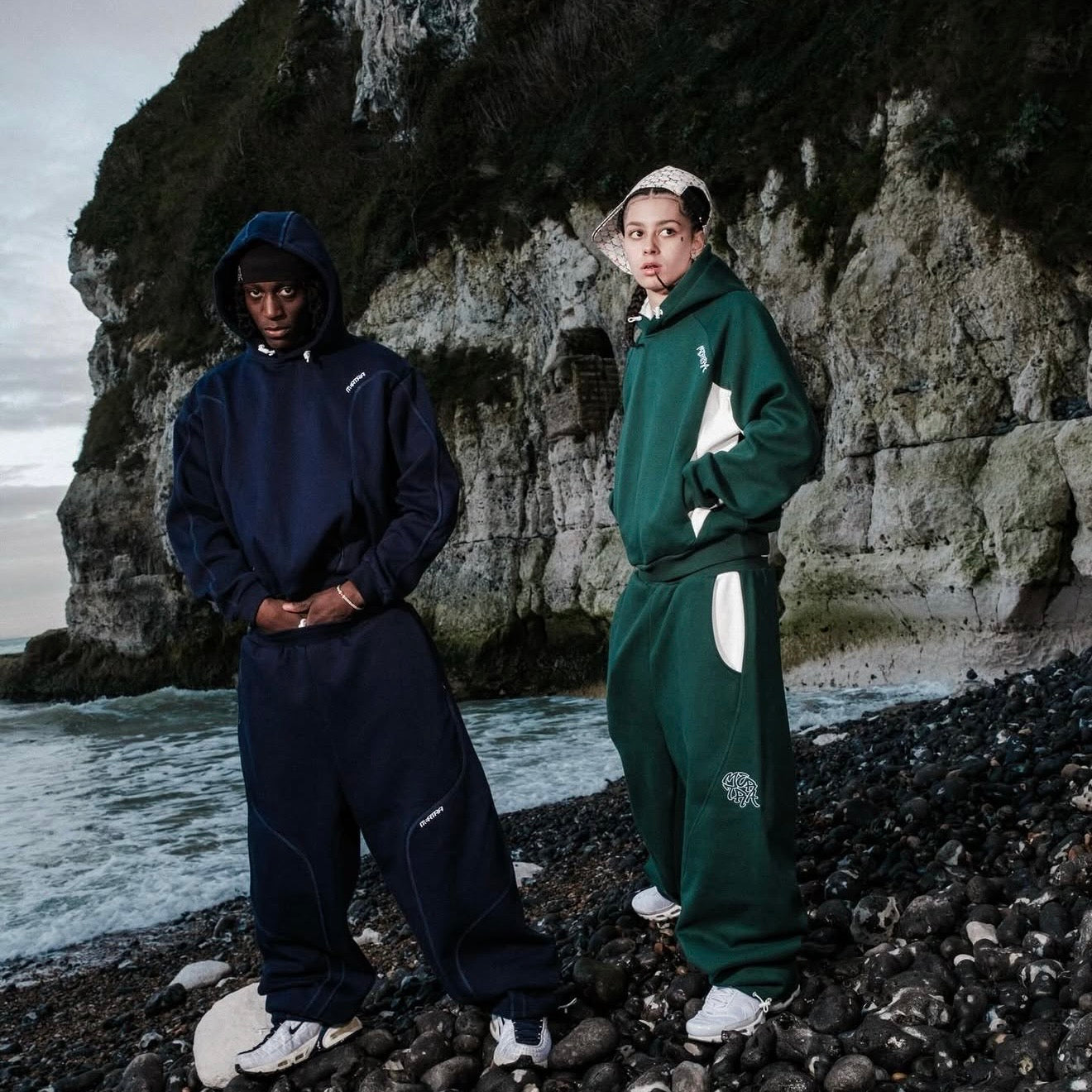MERTRA Glide Hoodie - (NAVY)