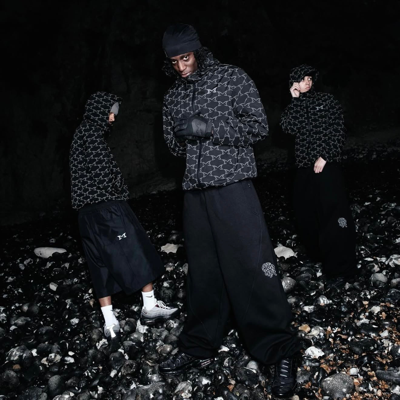 MERTRA Pulse Jogging - (BLACK)