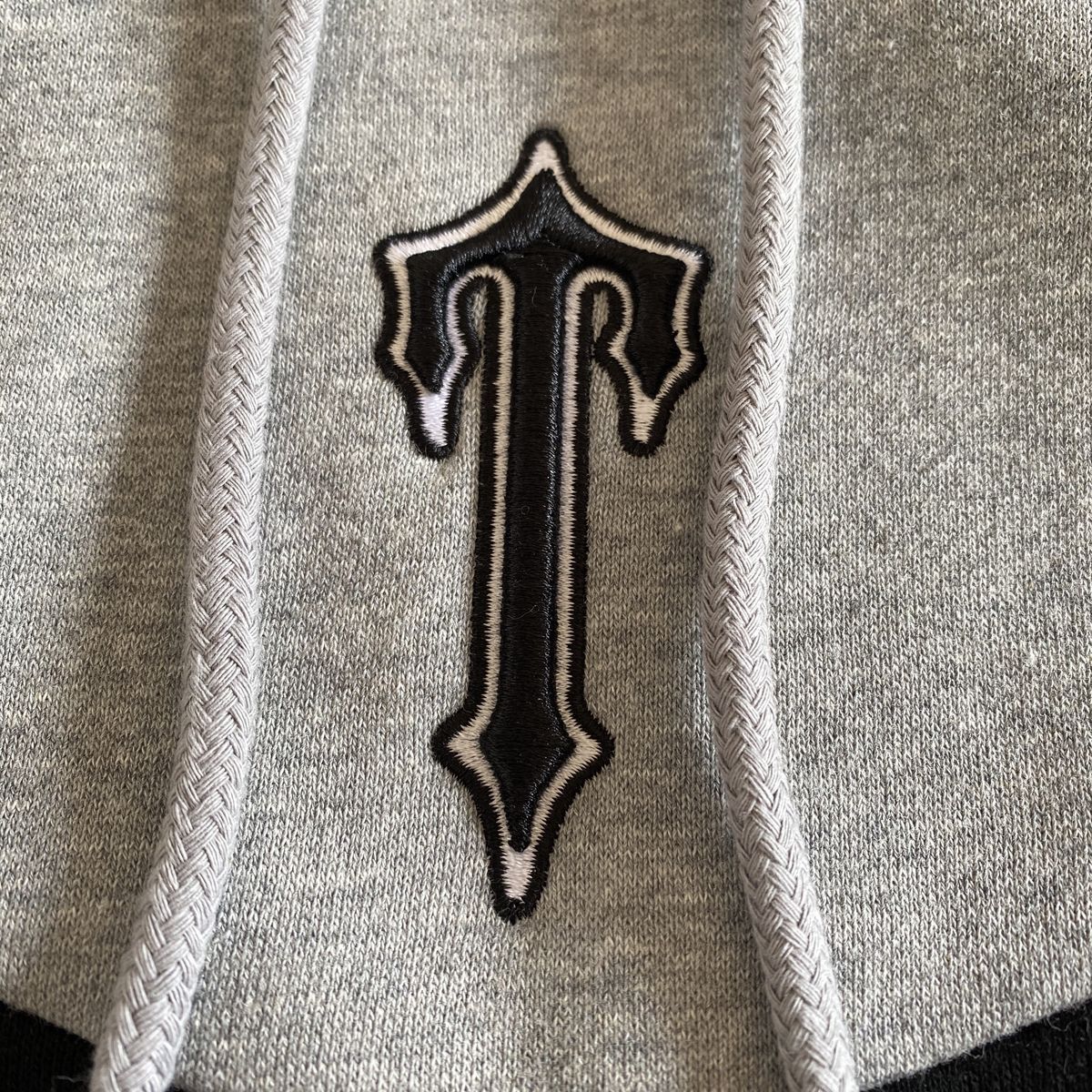 Trapstar V Stripe Tracksuit - (BLACK/WHITE)