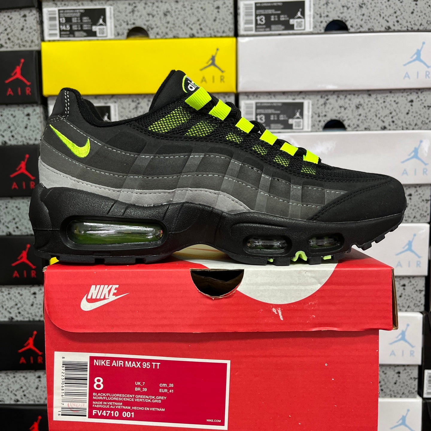 Nike Air Max 95 Essential Triple Black Fluorescent