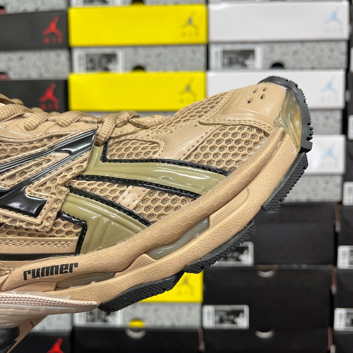 Balenciaga Runner 7.0 - (CREAM BLACK)