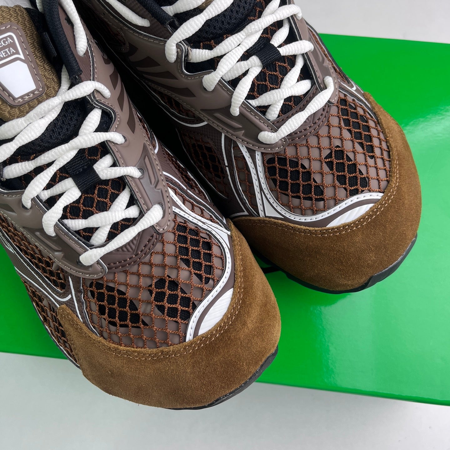 Bottega Veneta Orbit Brown Black