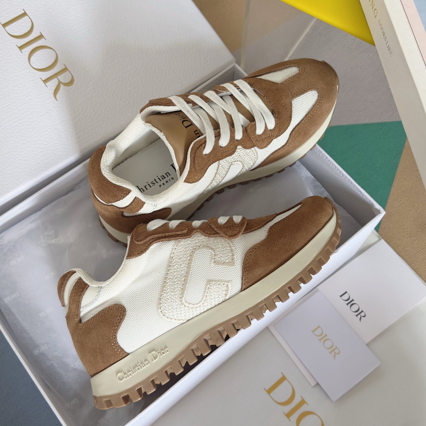 Dior C'est Dior Brown White