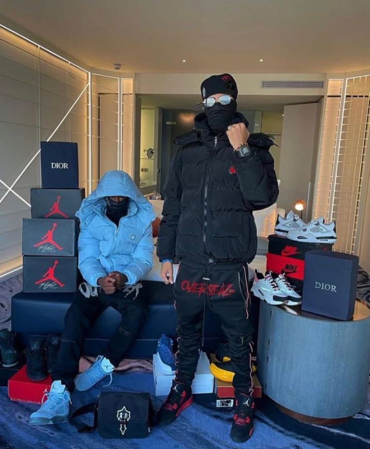 Trapstar Irongate Detachable Hooded Puffer Jacket - (BLACK/INFRARED)