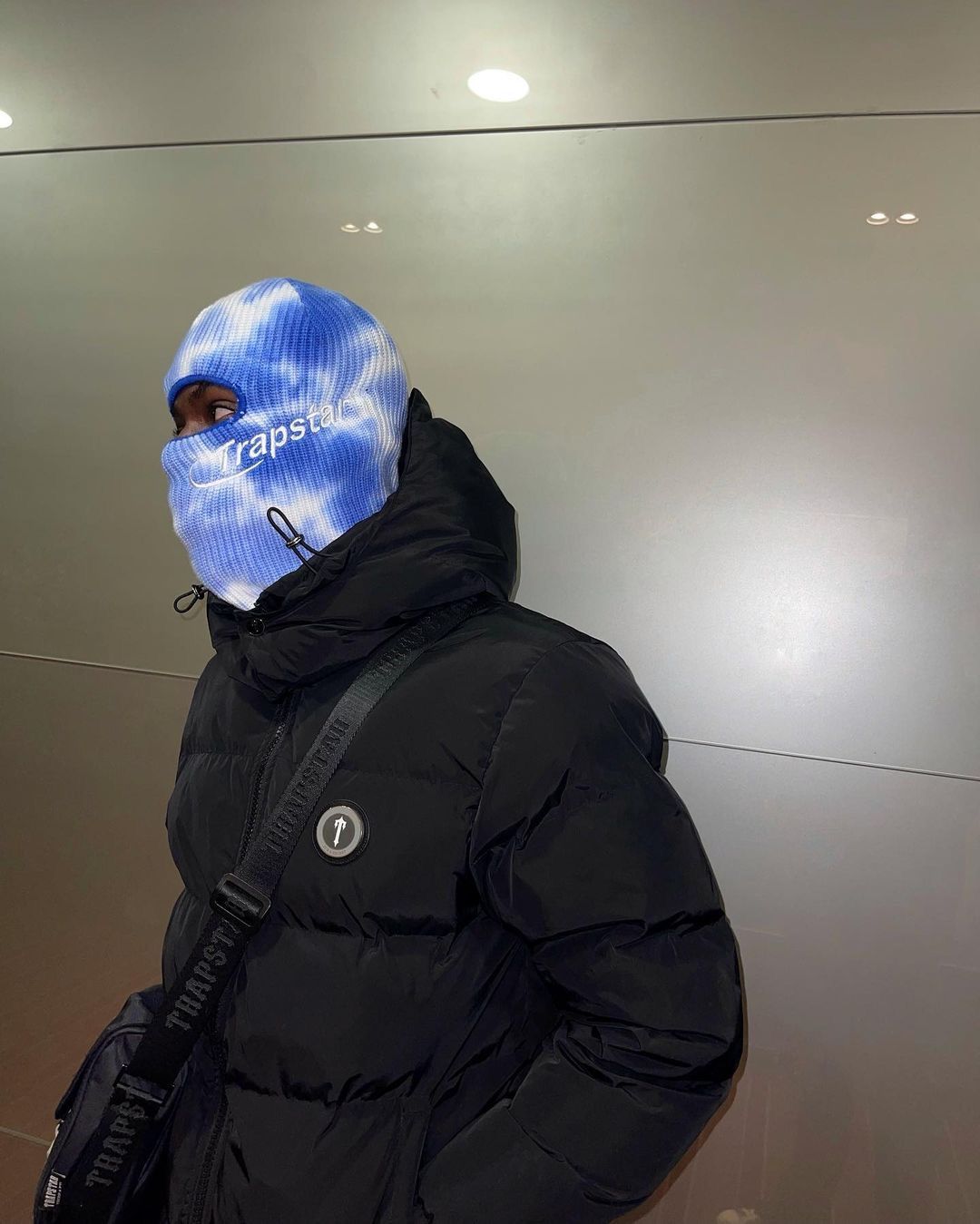 Trapstar Irongate Detachable Hooded Puffer Jacket - (BLACK)