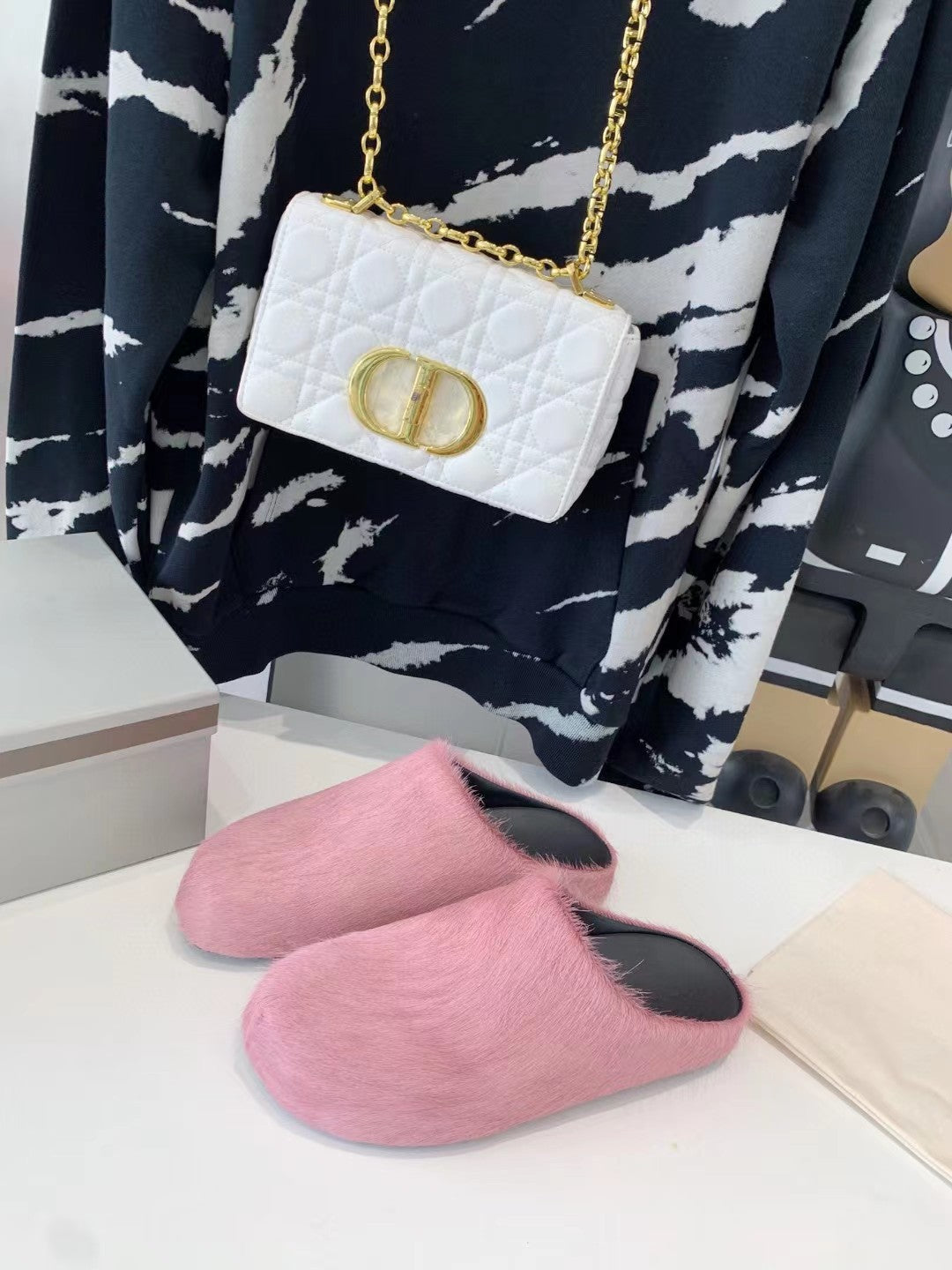 Marni Long Hair Calfskin Fussbett Sabot Pink