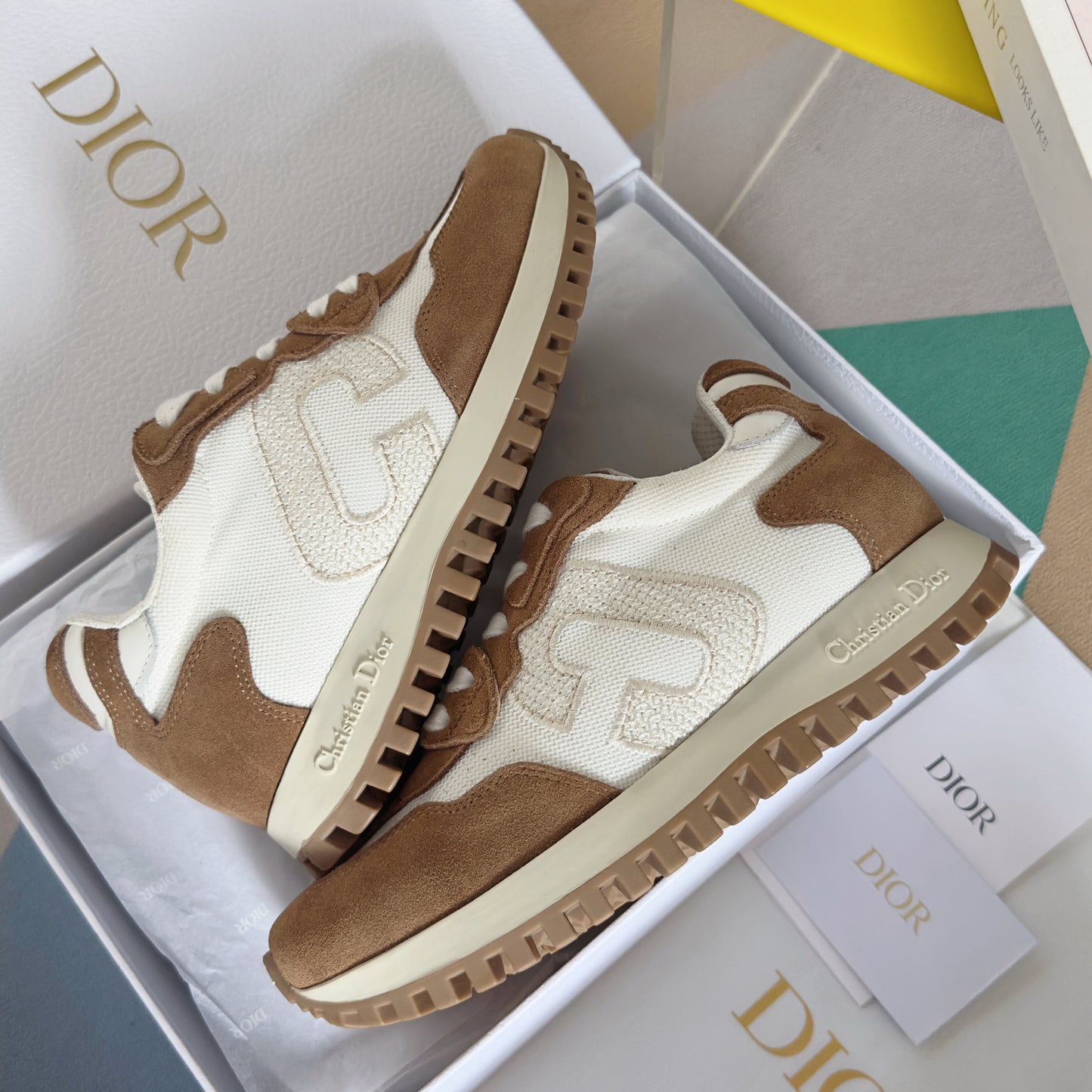 Dior C'est Dior Brown White