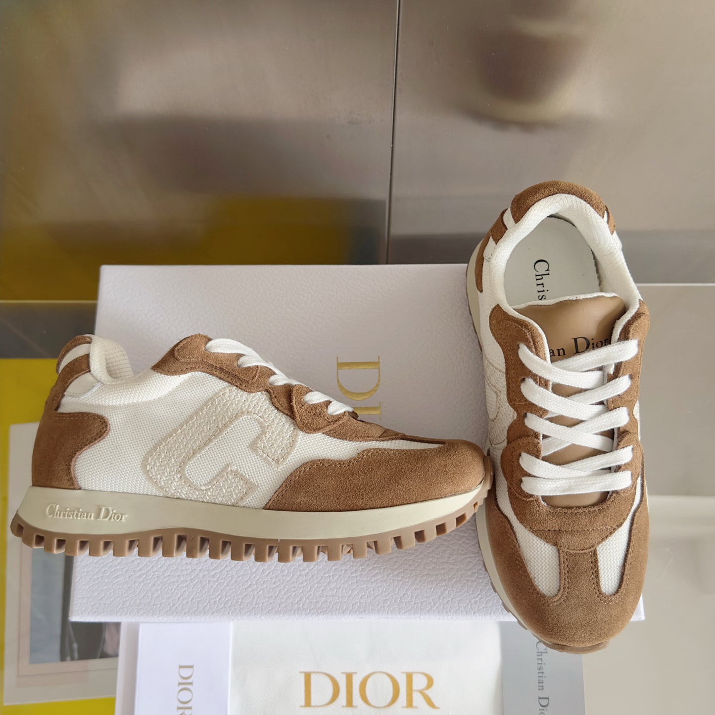 Dior C'est Dior Brown White