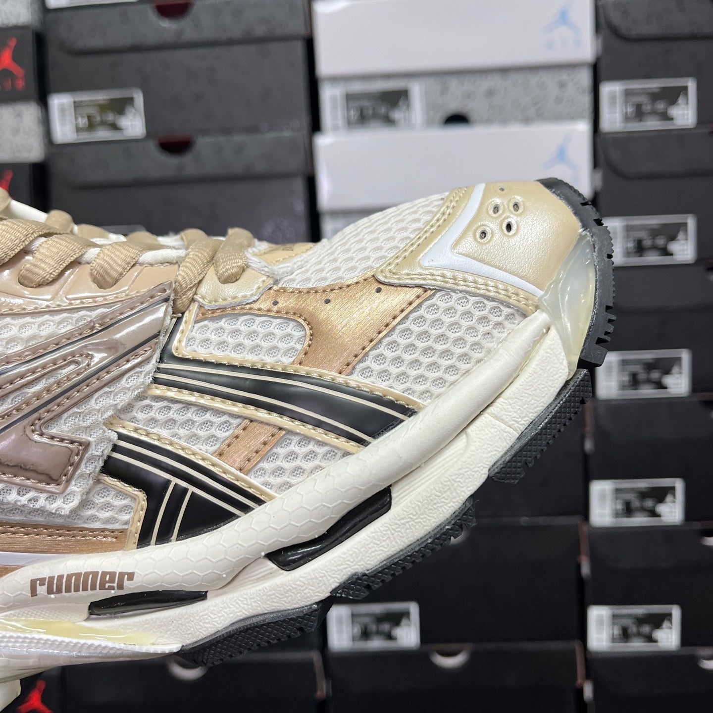 Balenciaga Runner 7.0 - (BRONZE WHITE BLACK)