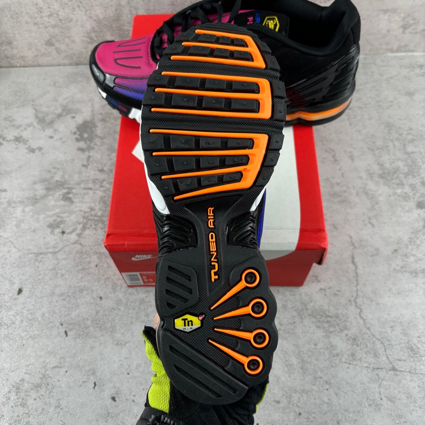 Nike Air Max Plus 3 Gradient Fuchsia