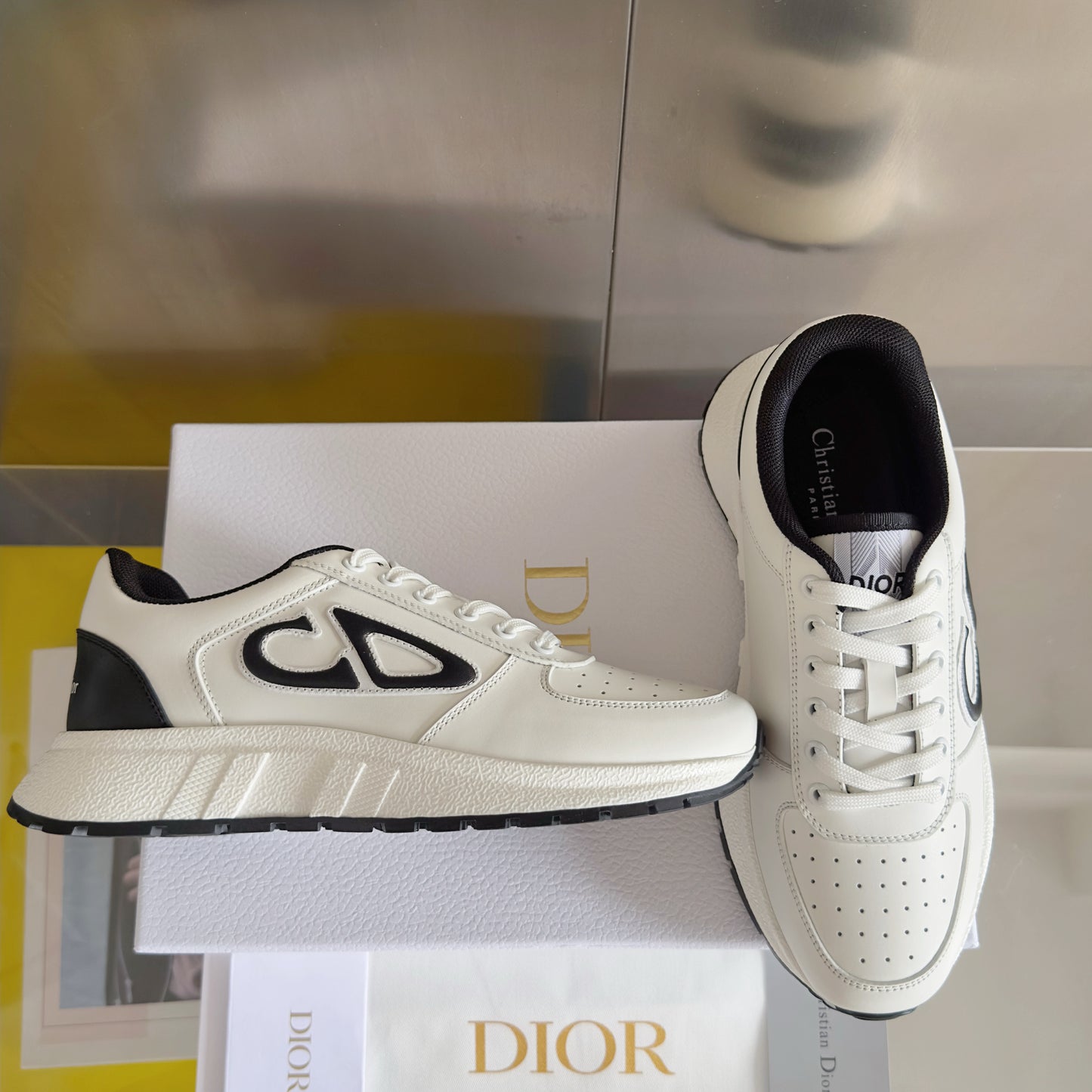 Dior Run'n White Black