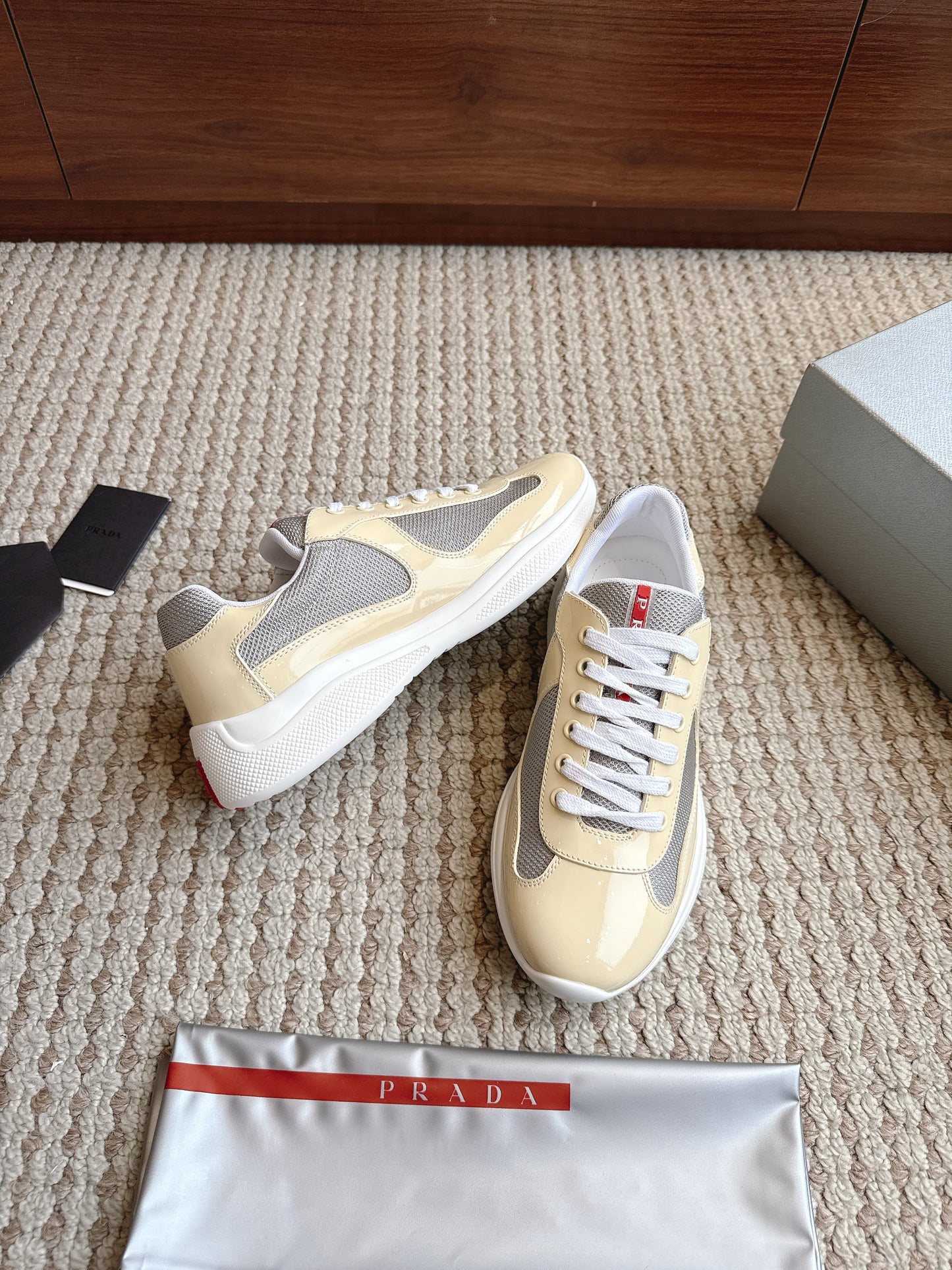 Prada America's Cup - (CREAM/GREY)
