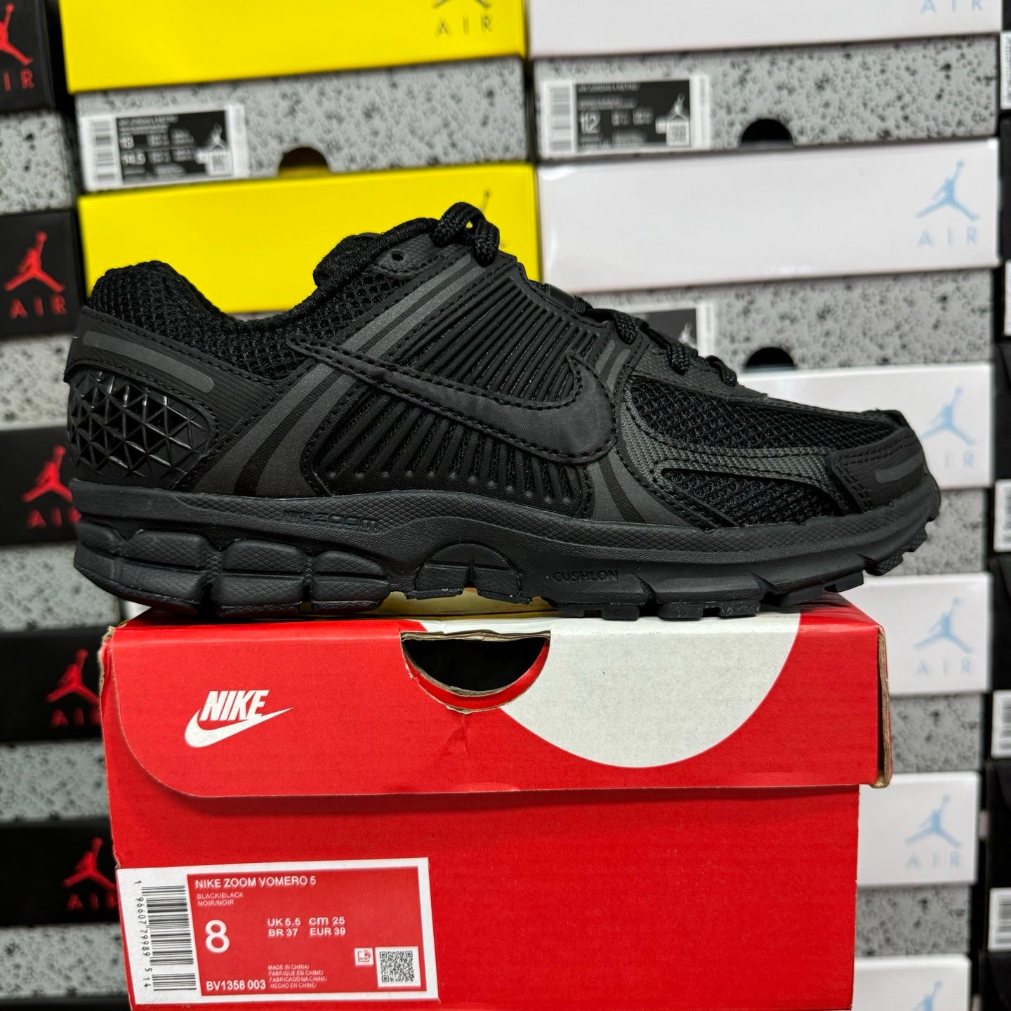 Nike Vomero 5 Triple Black