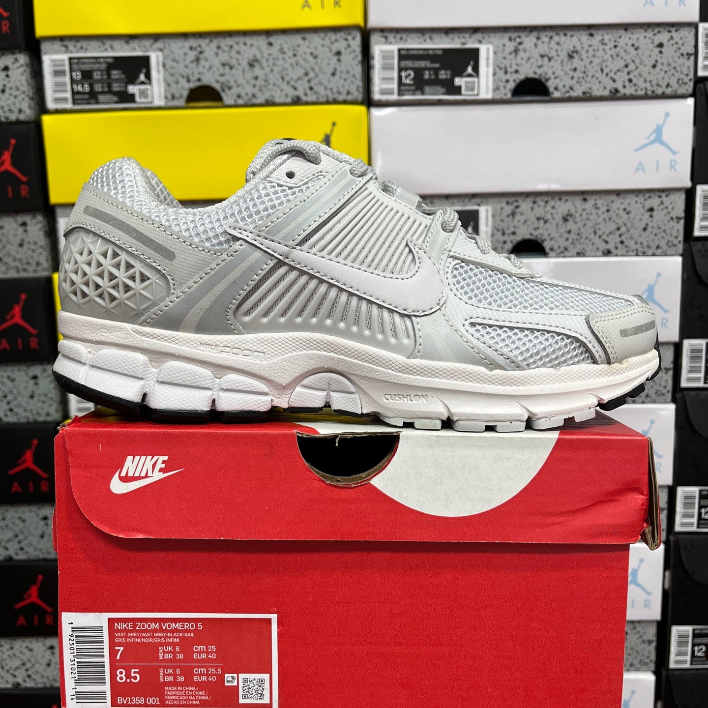 Nike Vomero 5 White