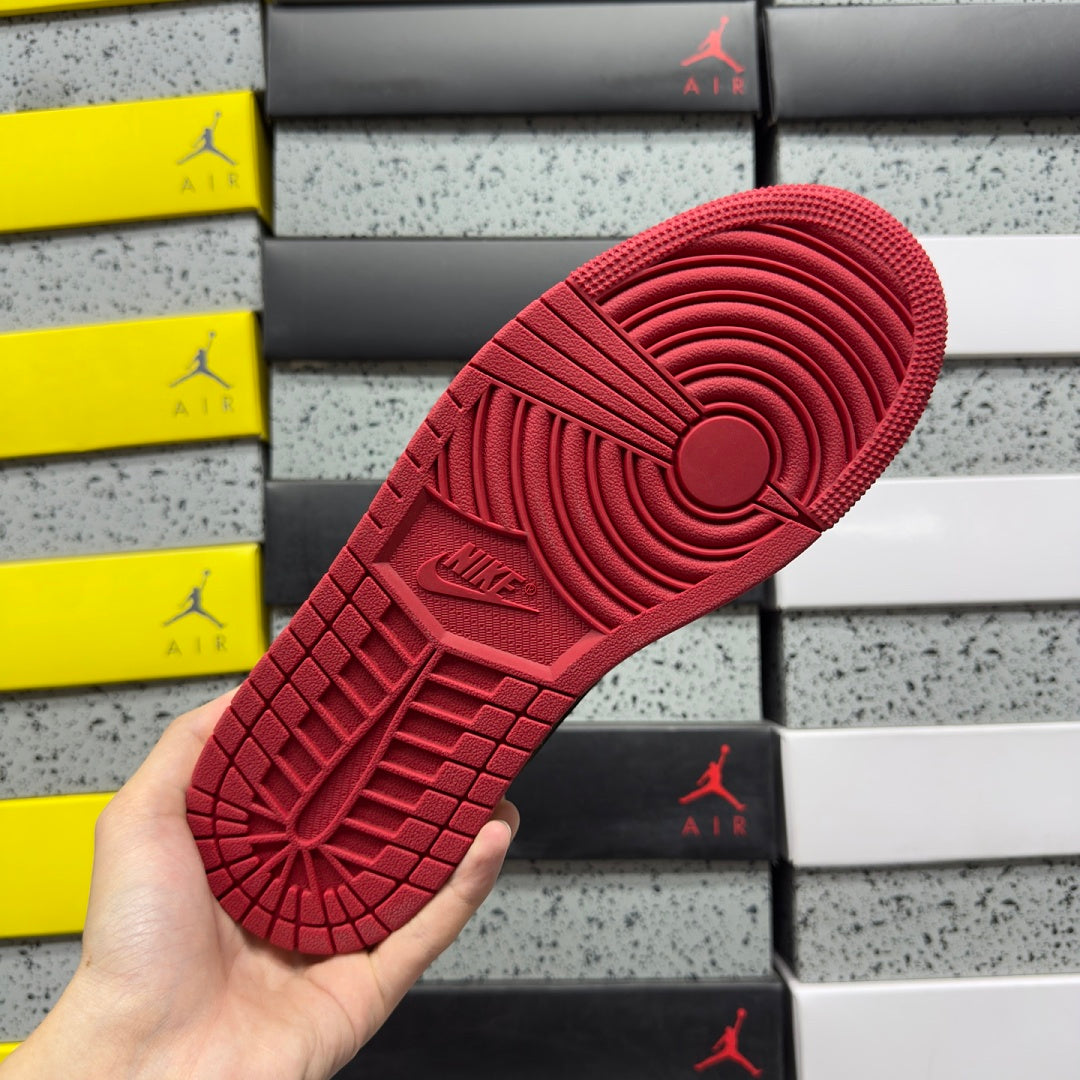 Jordan 1 Air Low Og Chicago (HQ6998-600)