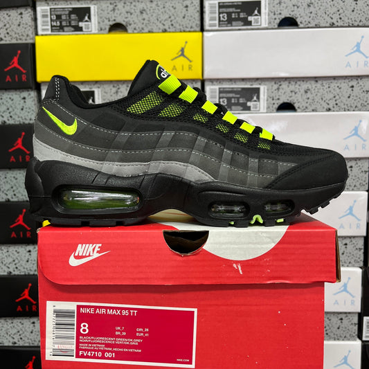 Nike Air Max 95 Essential Triple Black Fluorescent