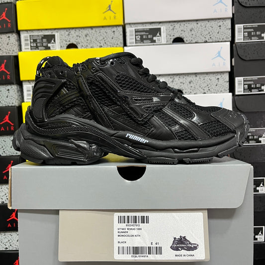 Balenciaga Runner 7.0 - (TRIPLE BLACK)
