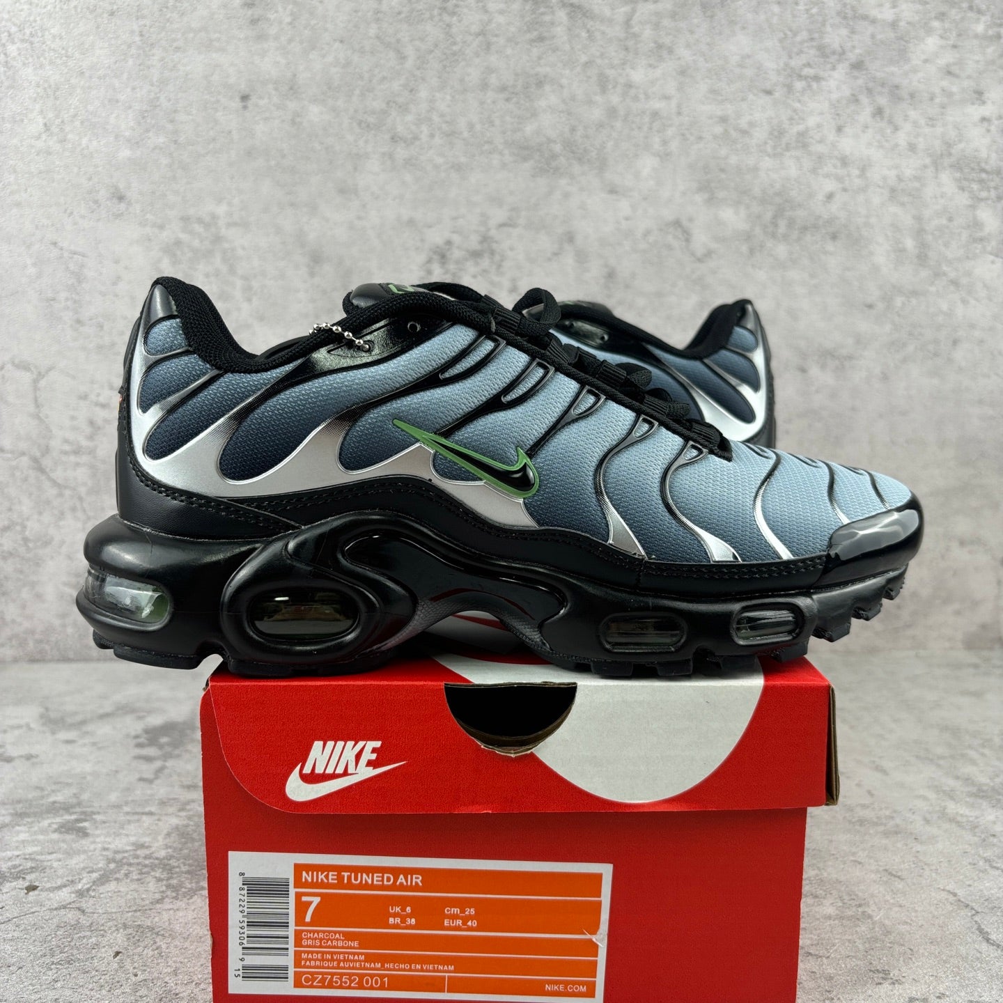 Nike Air Max Plus TN Metallic Black Silver Green