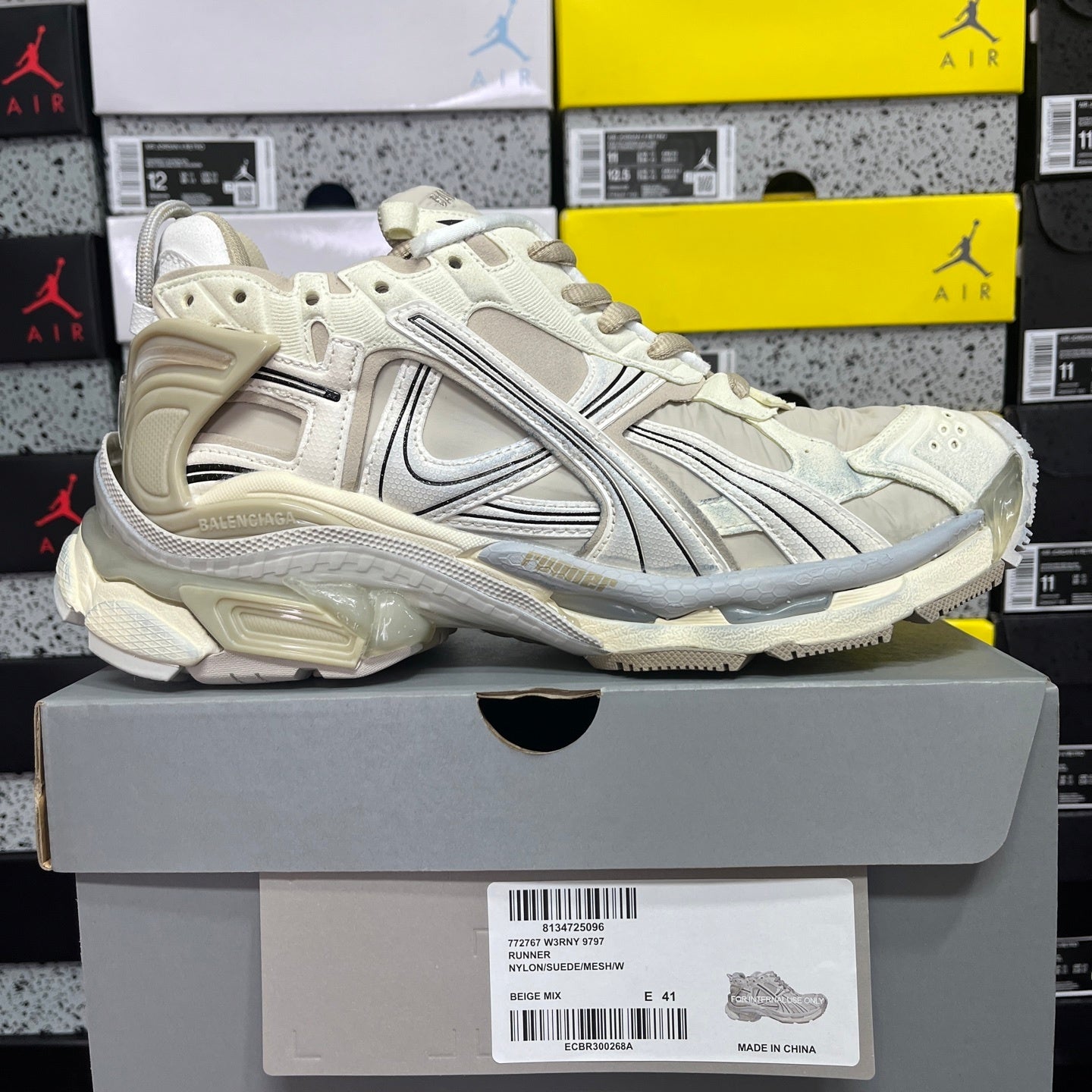 Balenciaga Runner 7.5 Cream White Grey