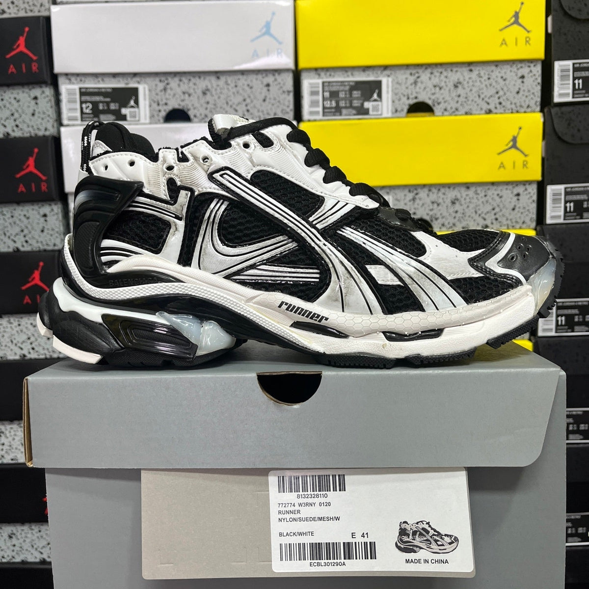 Balenciaga Runner 7.5 Black White