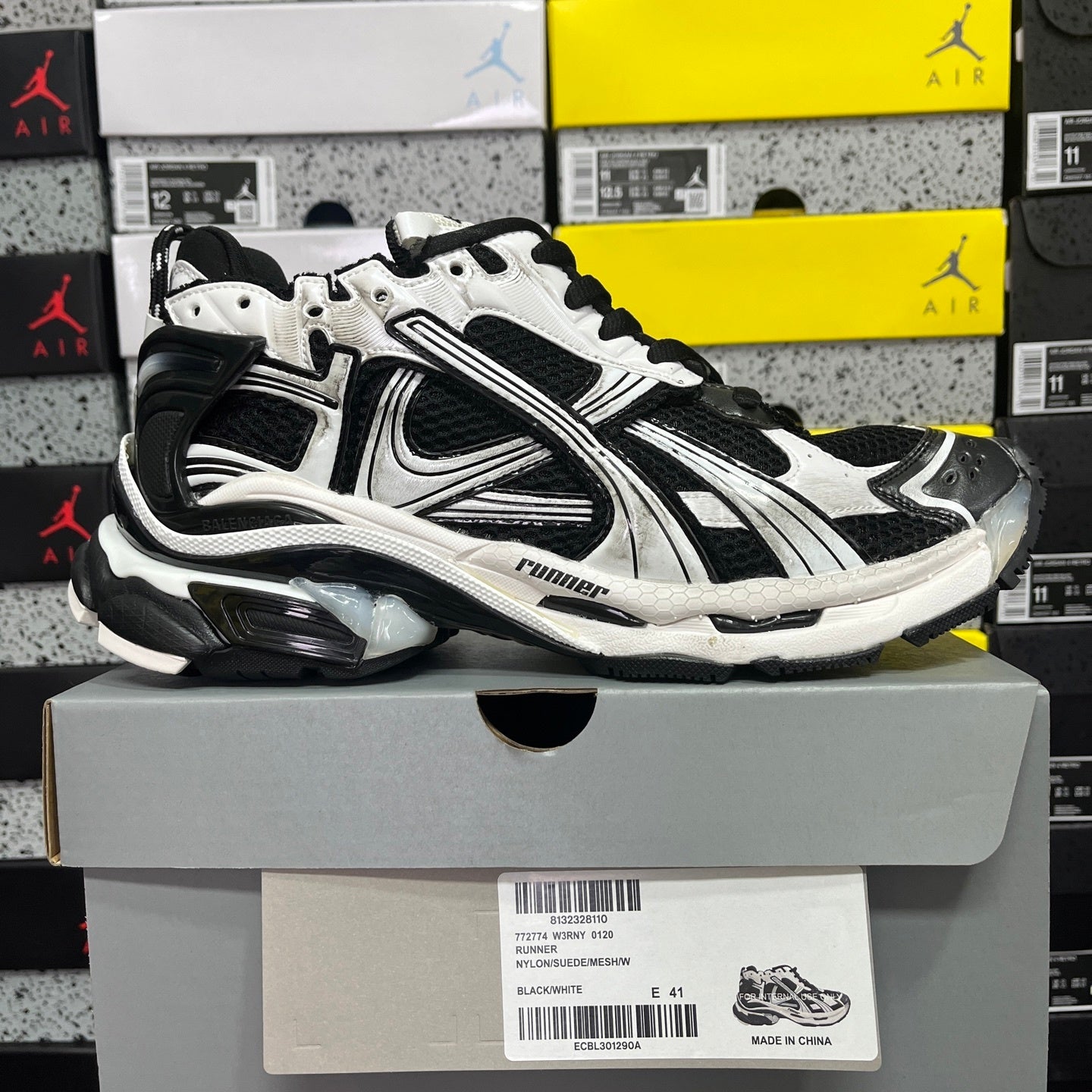 Balenciaga Runner 7.5 Black White
