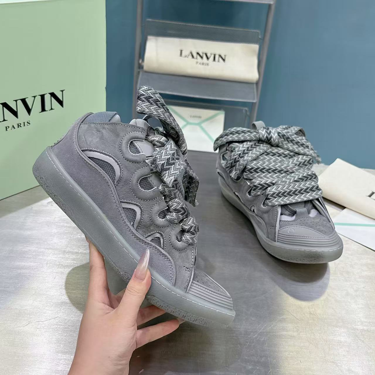 Lanvin Curb - (WOLF GREY)