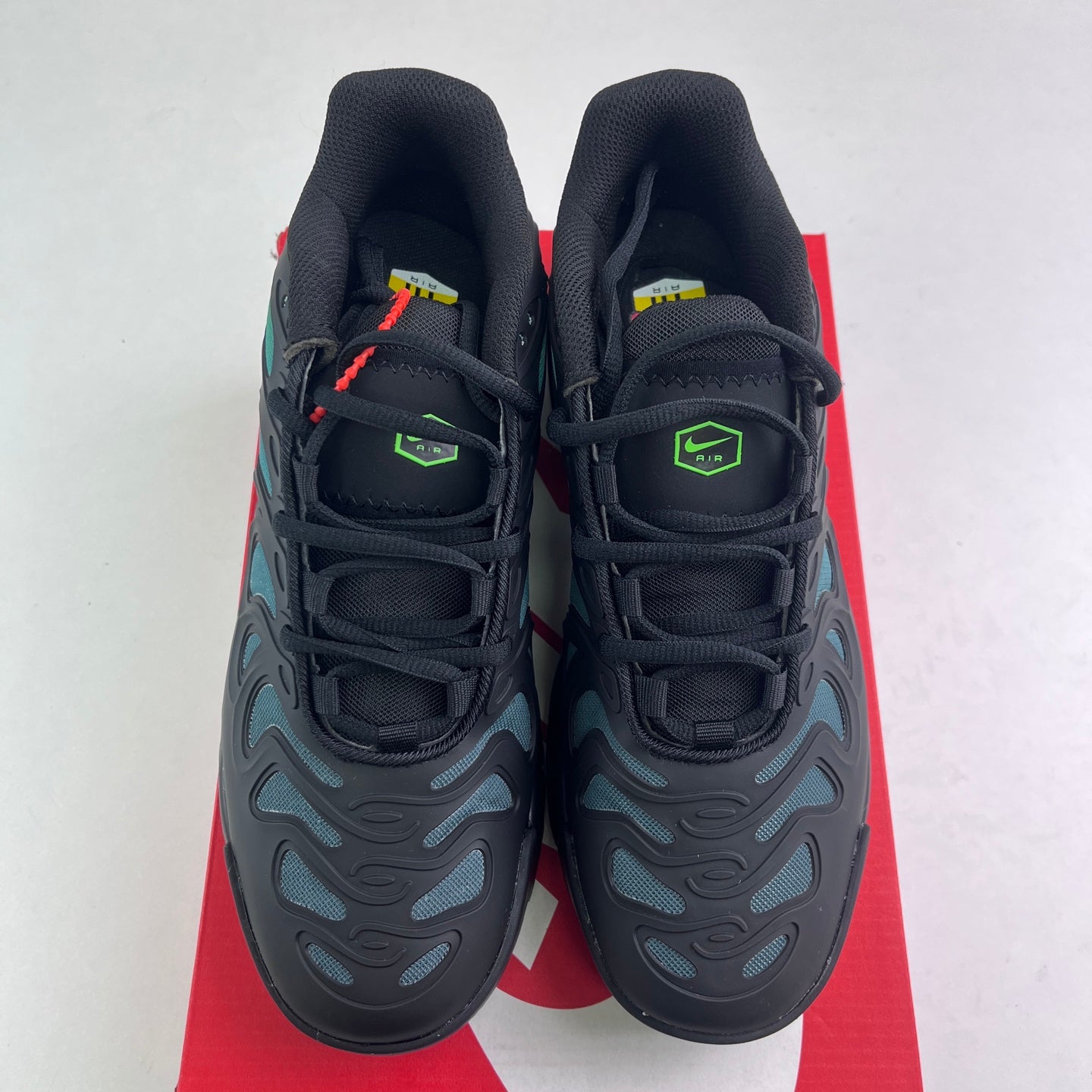 Nike Air Max Plus Drift Neon Black