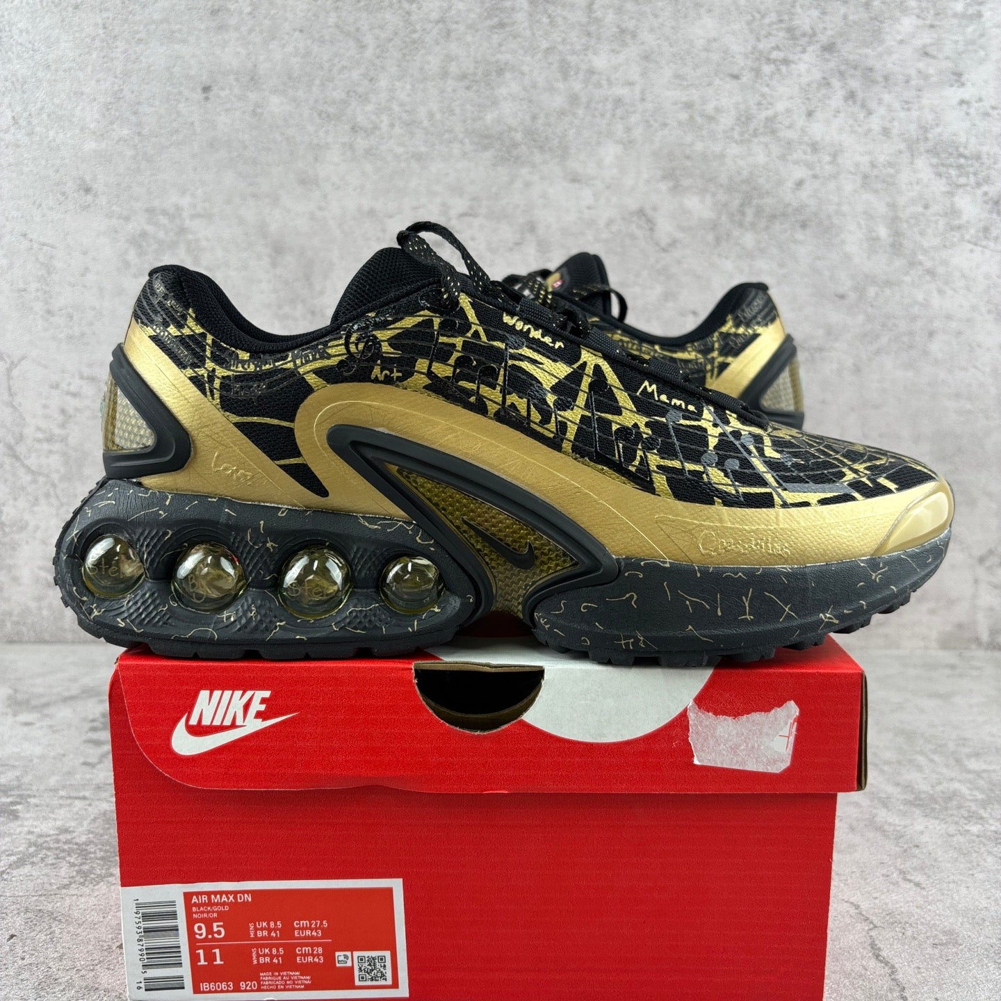 Nike Air Max DN Gold Black