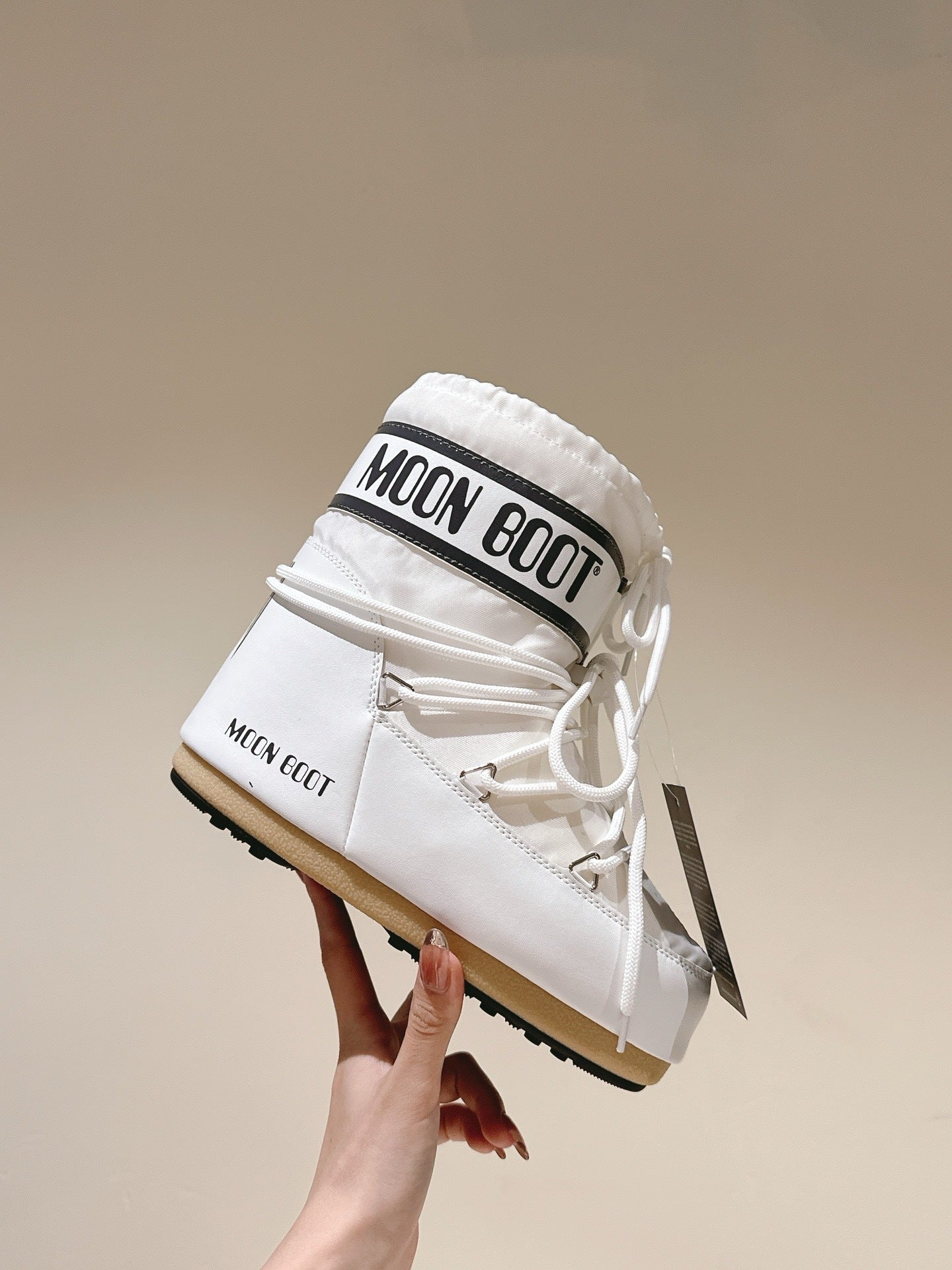 Moon Boot Icon Low White