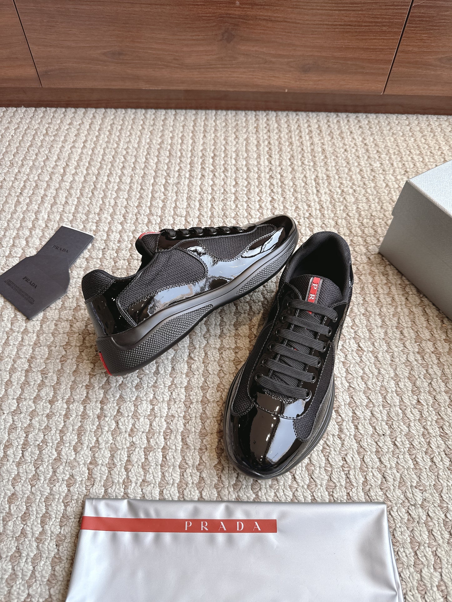 Prada America's Cup - (BLACK)