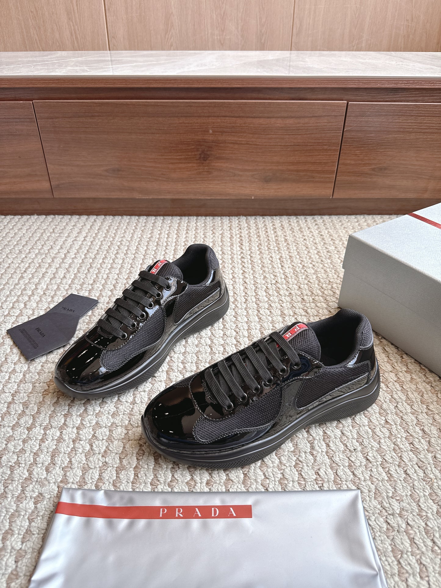 Prada America's Cup - (BLACK)