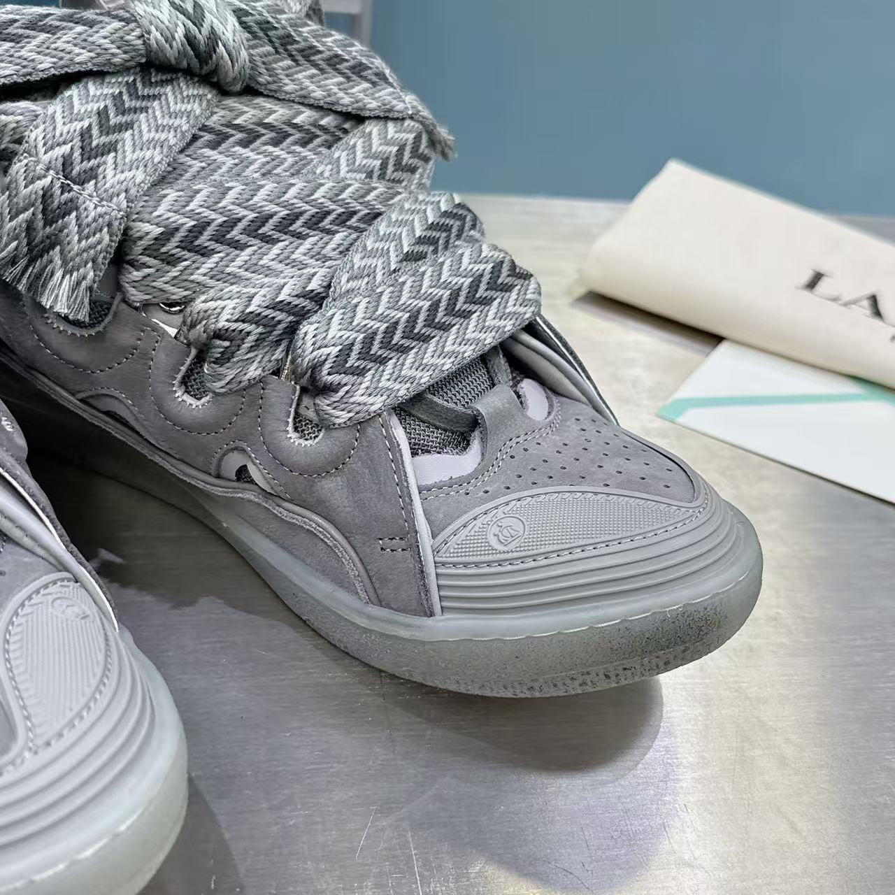 Lanvin Curb - (WOLF GREY)