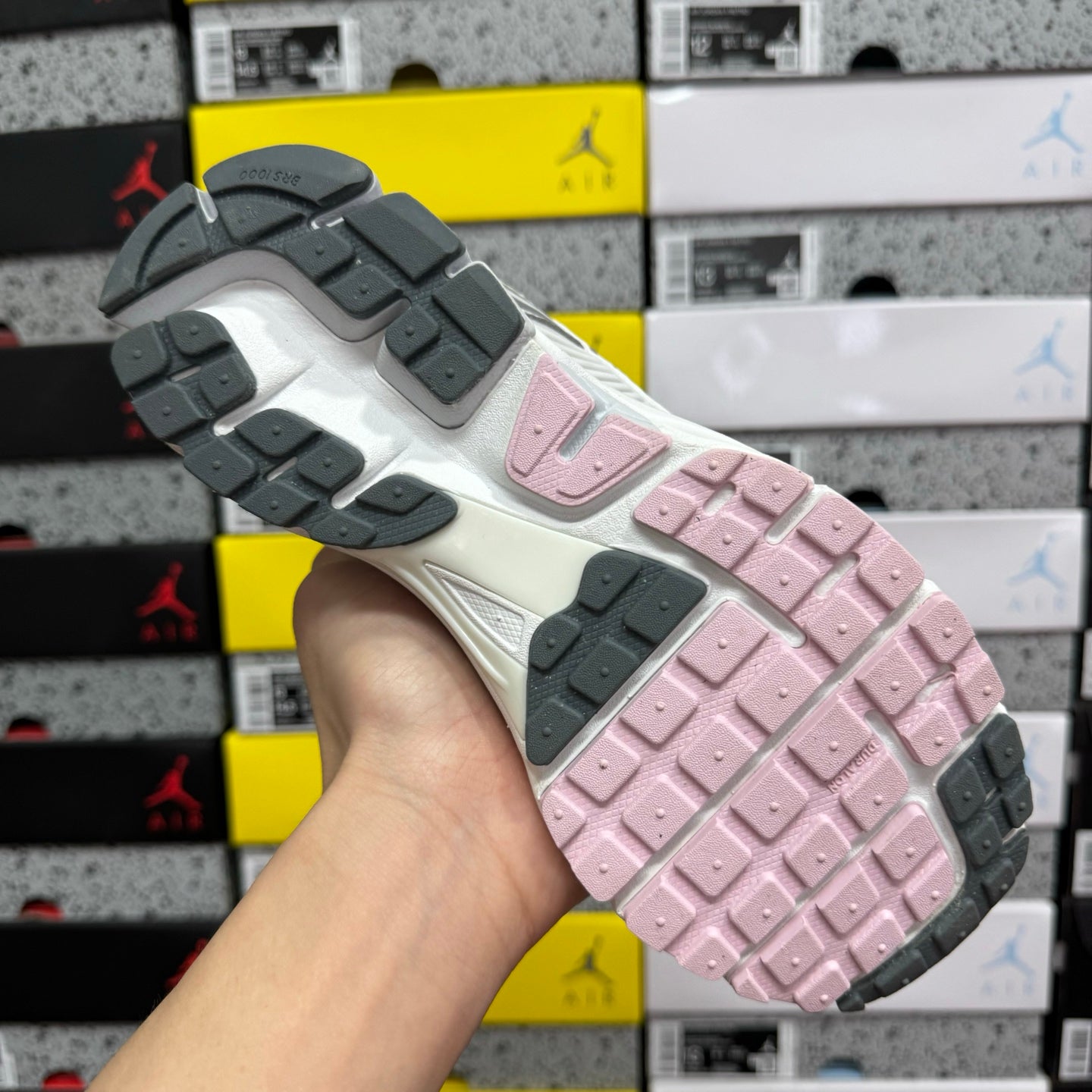 Nike Vomero 5 Grey Metallic Pink