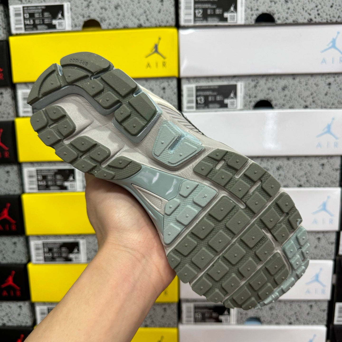 Nike Vomero 5 Orewood Grey