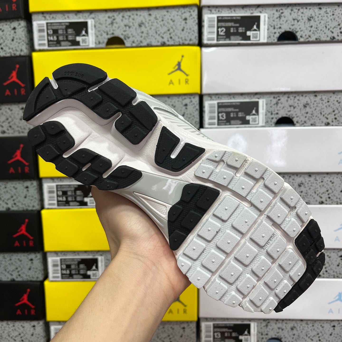 Nike Vomero 5 White