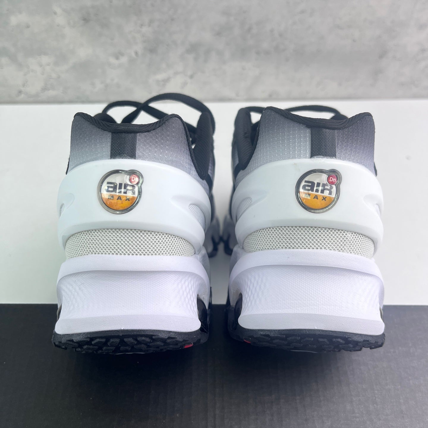 Nike Air Max DN8 Fade Black White